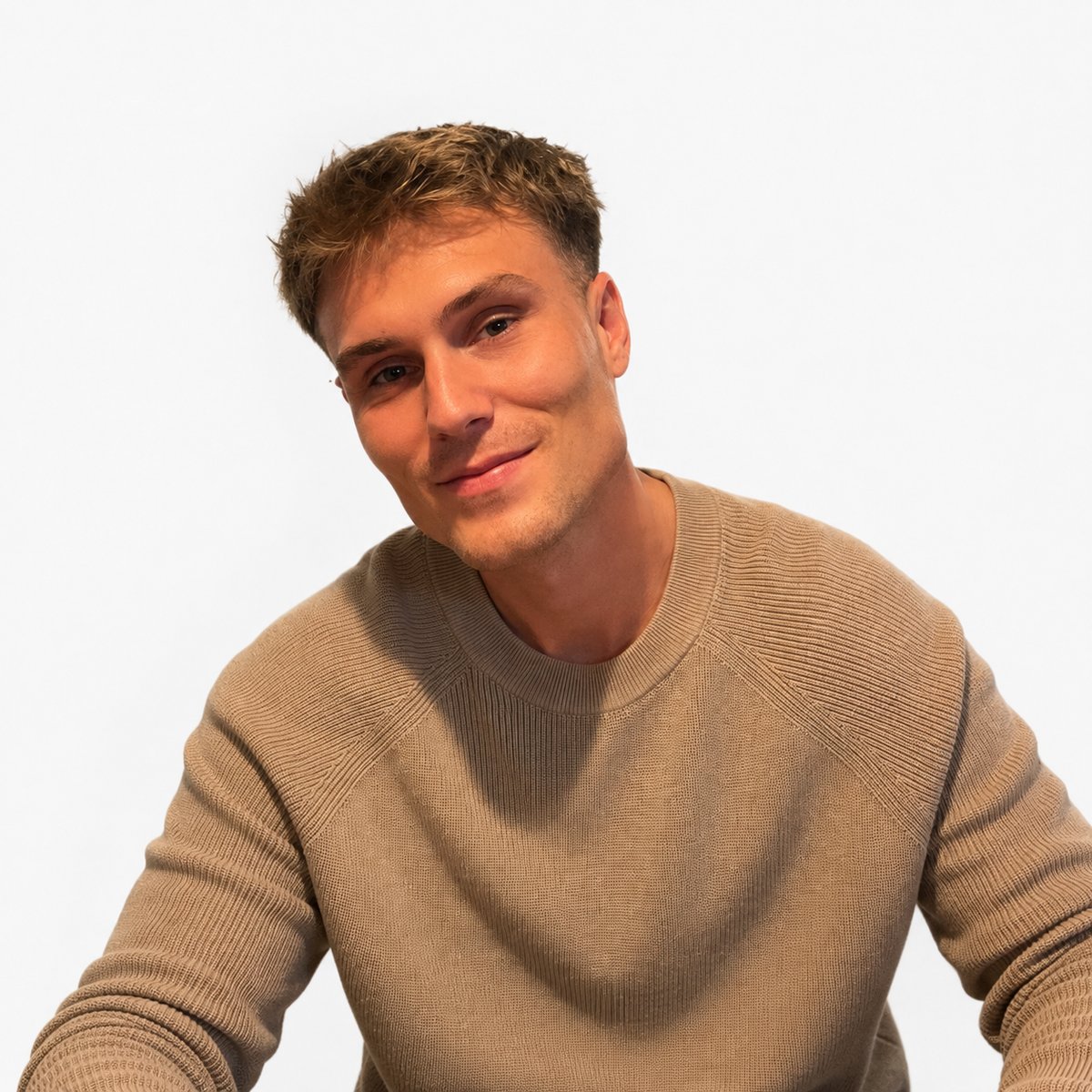 Emil - CEO & Founder, Feevra